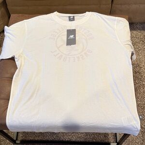 Boston College new balance, relaxed, fit T-shirt size XL